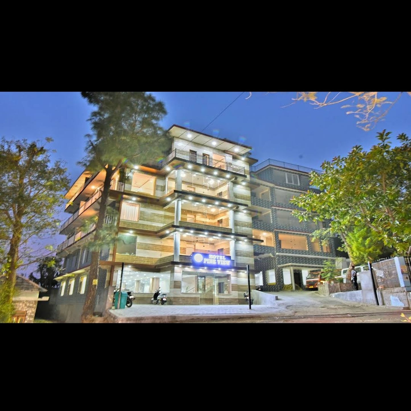 Hotel Pine View