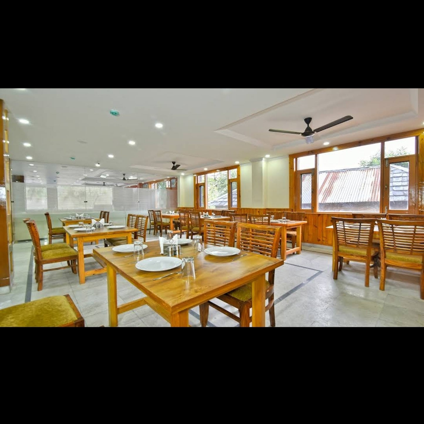Hotel Pine View