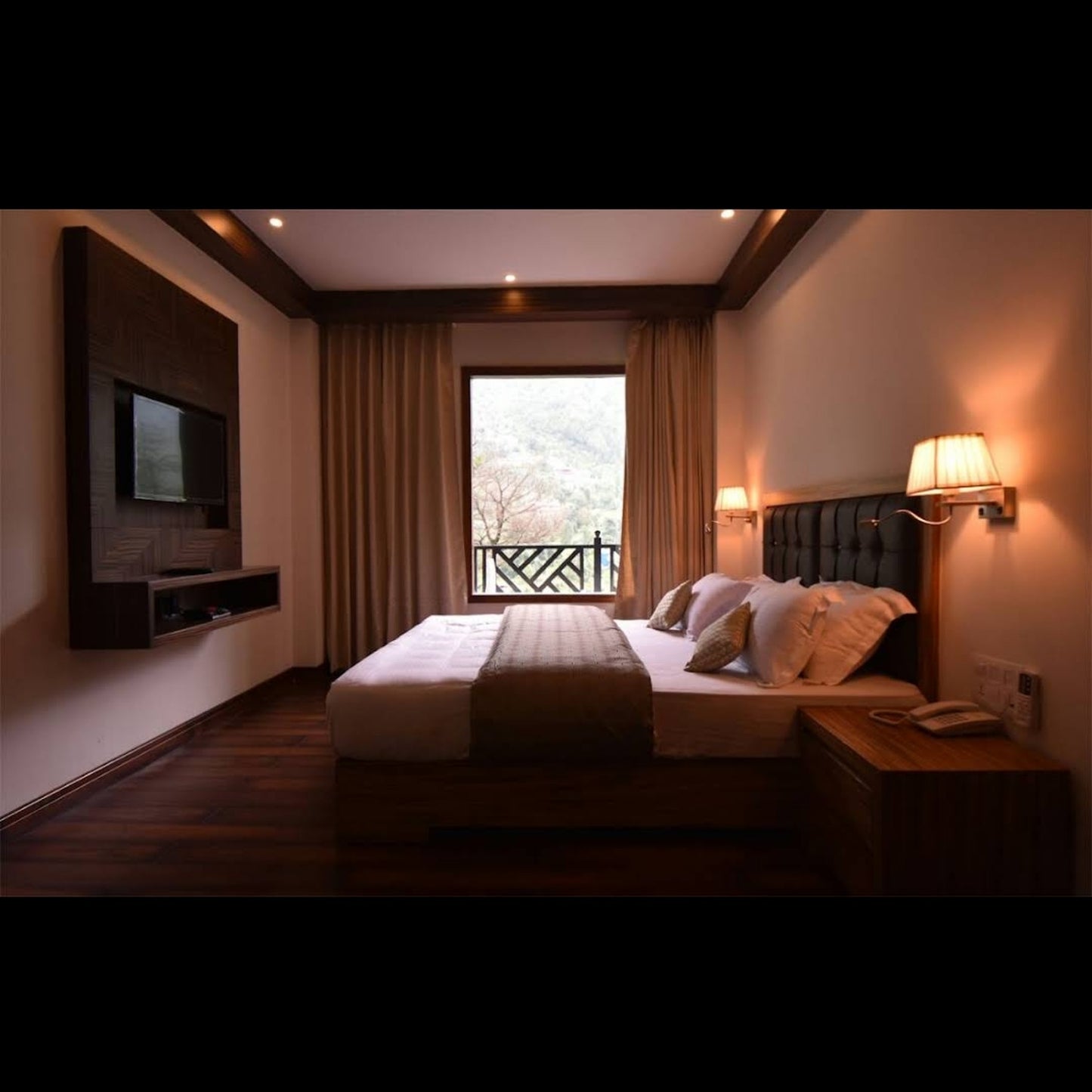Hotel Cloud Chat