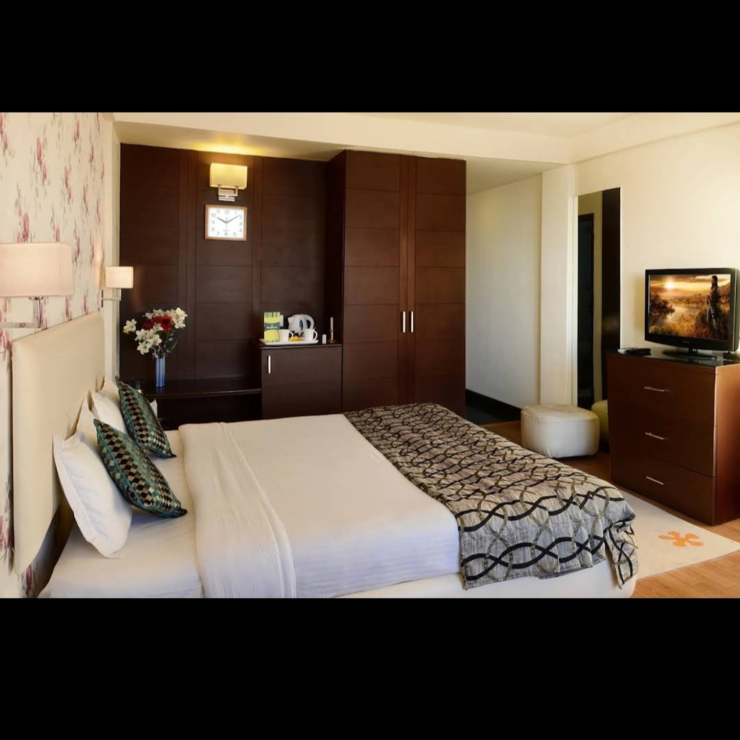 Honeymoon Inn